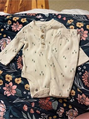 Neutral Baby Outfit
